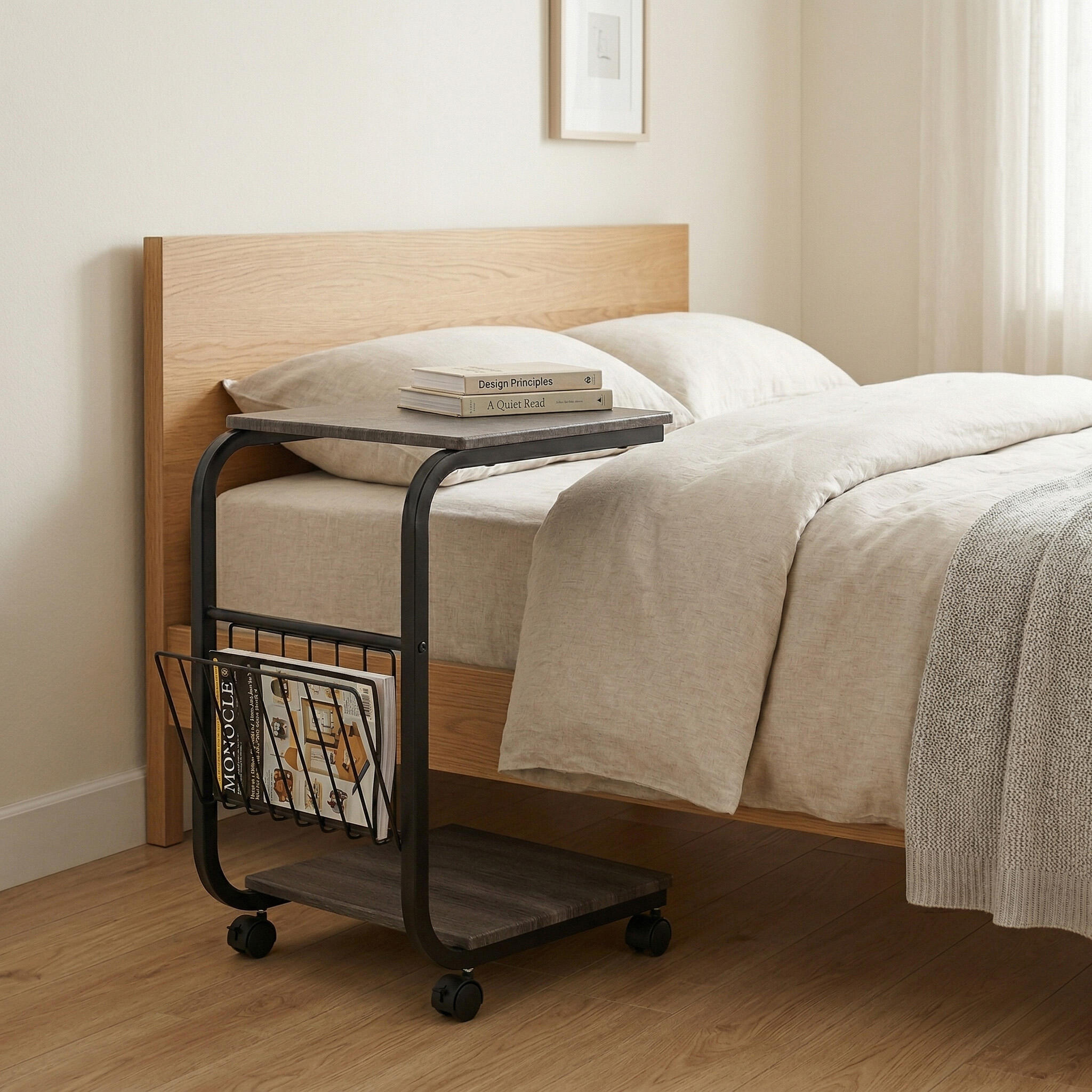 طاولة جانبية للسرير على شكل حرف C